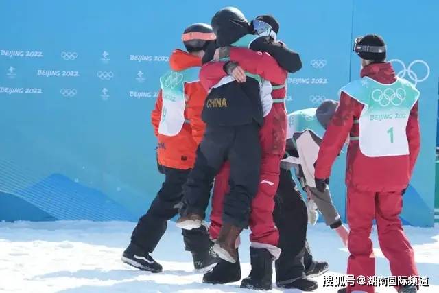 冬奥会：单板滑雪男子大跳台决赛苏翊鸣夺得冠军